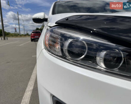 Білий Кіа Соренто, об'ємом двигуна 3.34 л та пробігом 135 тис. км за 14900 $, фото 12 на Automoto.ua