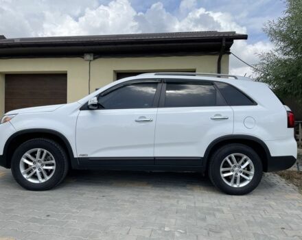 Белый Киа Соренто, объемом двигателя 2.4 л и пробегом 220 тыс. км за 13900 $, фото 1 на Automoto.ua