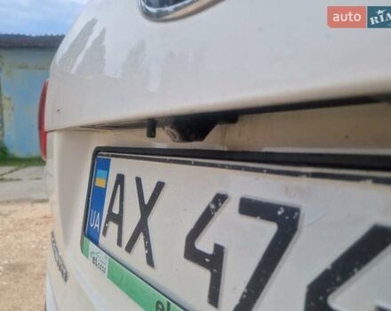 Білий Кіа Соренто, об'ємом двигуна 3.34 л та пробігом 236 тис. км за 14999 $, фото 5 на Automoto.ua