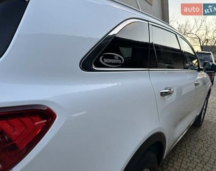 Белый Киа Соренто, объемом двигателя 2.2 л и пробегом 225 тыс. км за 19191 $, фото 88 на Automoto.ua