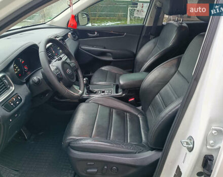 Білий Кіа Соренто, об'ємом двигуна 0 л та пробігом 220 тис. км за 19499 $, фото 29 на Automoto.ua