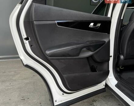 Білий Кіа Соренто, об'ємом двигуна 2 л та пробігом 239 тис. км за 12500 $, фото 37 на Automoto.ua