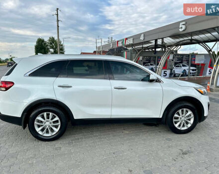 Белый Киа Соренто, объемом двигателя 2.4 л и пробегом 168 тыс. км за 12700 $, фото 1 на Automoto.ua