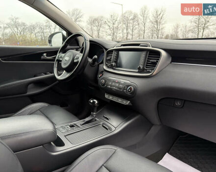 Білий Кіа Соренто, об'ємом двигуна 2.2 л та пробігом 135 тис. км за 24000 $, фото 34 на Automoto.ua