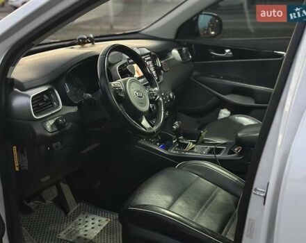 Білий Кіа Соренто, об'ємом двигуна 3.34 л та пробігом 236 тис. км за 14999 $, фото 15 на Automoto.ua