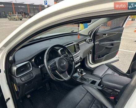 Белый Киа Соренто, объемом двигателя 2 л и пробегом 220 тыс. км за 18700 $, фото 18 на Automoto.ua