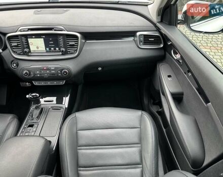 Кіа Соренто 2015 у Луцьку на Automoto.ua Білий Кіа Соренто, об'ємом двигуна 2.2 л та пробігом 150 тис. км за 23500 $, фото 19 на Automoto.ua