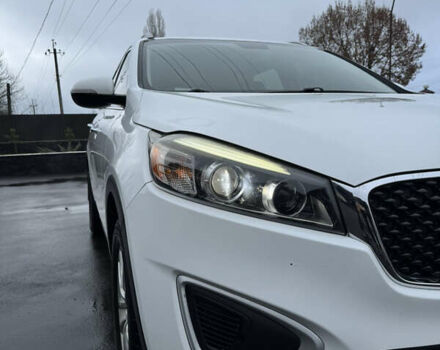 Белый Киа Соренто, объемом двигателя 2.36 л и пробегом 202 тыс. км за 15500 $, фото 7 на Automoto.ua