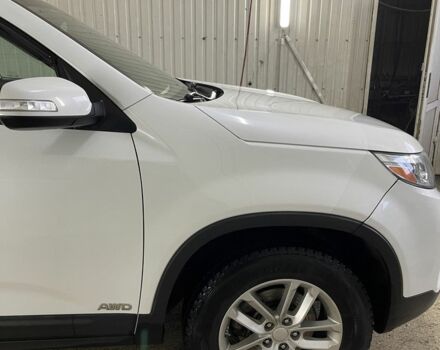 Белый Киа Соренто, объемом двигателя 2.4 л и пробегом 220 тыс. км за 13900 $, фото 3 на Automoto.ua