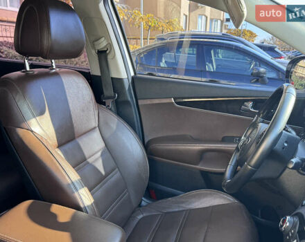 Белый Киа Соренто, объемом двигателя 2.2 л и пробегом 122 тыс. км за 21900 $, фото 11 на Automoto.ua