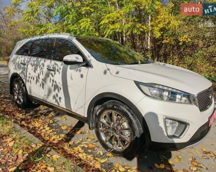 Киа Соренто 2015 в Могилев-Подольском на Automoto.ua Белый Киа Соренто, объемом двигателя 2.2 л и пробегом 214 тыс. км за 19300 $, фото 4 на Automoto.ua