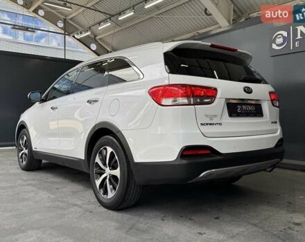 Білий Кіа Соренто, об'ємом двигуна 2 л та пробігом 239 тис. км за 12500 $, фото 10 на Automoto.ua