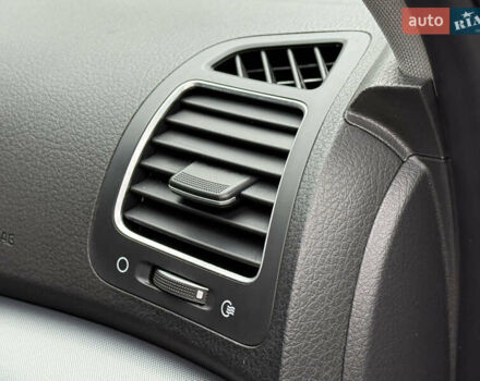 Білий Кіа Соренто, об'ємом двигуна 2.2 л та пробігом 175 тис. км за 17750 $, фото 55 на Automoto.ua