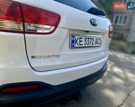 Белый Киа Соренто, объемом двигателя 2.36 л и пробегом 136 тыс. км за 16600 $, фото 6 на Automoto.ua