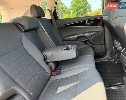 Белый Киа Соренто, объемом двигателя 2.35 л и пробегом 160 тыс. км за 14200 $, фото 10 на Automoto.ua