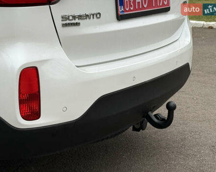 Білий Кіа Соренто, об'ємом двигуна 2.2 л та пробігом 175 тис. км за 17750 $, фото 26 на Automoto.ua