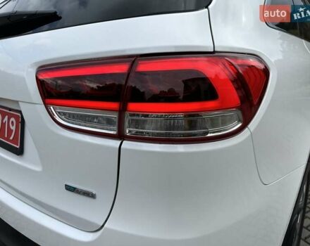 Кіа Соренто 2015 у Луцьку на Automoto.ua Білий Кіа Соренто, об'ємом двигуна 2.2 л та пробігом 150 тис. км за 23500 $, фото 108 на Automoto.ua