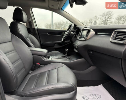 Білий Кіа Соренто, об'ємом двигуна 2.2 л та пробігом 135 тис. км за 24000 $, фото 37 на Automoto.ua