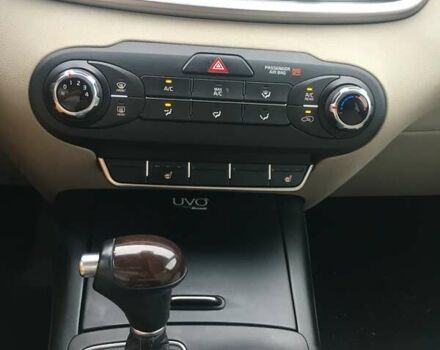 Белый Киа Соренто, объемом двигателя 3.3 л и пробегом 99 тыс. км за 15500 $, фото 10 на Automoto.ua