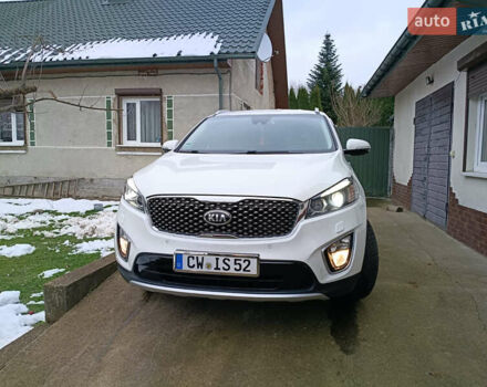 Білий Кіа Соренто, об'ємом двигуна 0 л та пробігом 220 тис. км за 19499 $, фото 9 на Automoto.ua