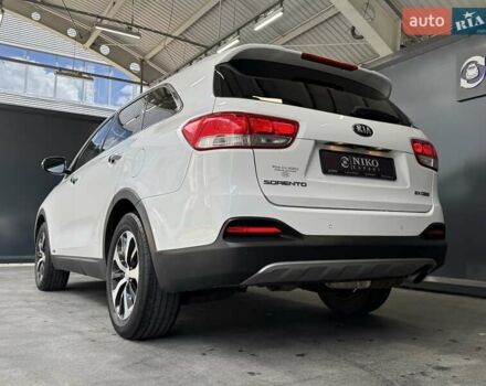 Білий Кіа Соренто, об'ємом двигуна 2 л та пробігом 239 тис. км за 12500 $, фото 12 на Automoto.ua