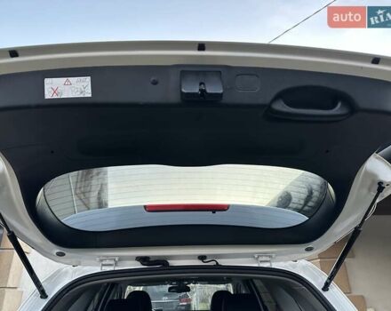 Белый Киа Соренто, объемом двигателя 2.2 л и пробегом 225 тыс. км за 19191 $, фото 153 на Automoto.ua