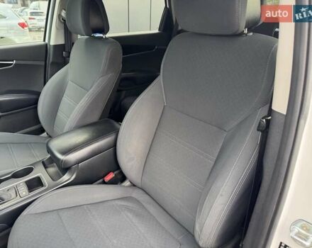 Киа Соренто 2015 в Ровно на Automoto.ua Белый Киа Соренто, объемом двигателя 2.36 л и пробегом 184 тыс. км за 13500 $, фото 19 на Automoto.ua