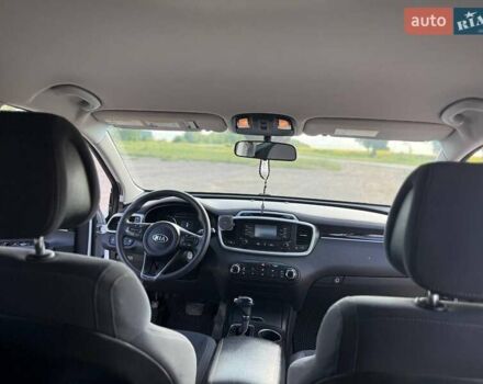 Белый Киа Соренто, объемом двигателя 2.4 л и пробегом 186 тыс. км за 14700 $, фото 7 на Automoto.ua