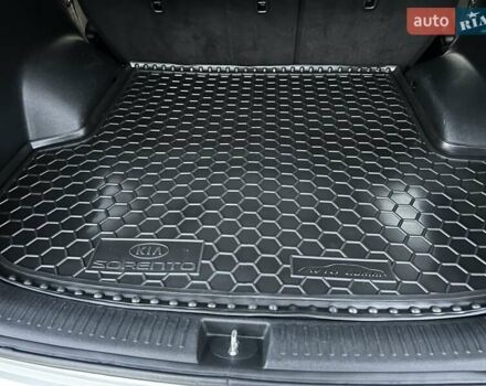 Белый Киа Соренто, объемом двигателя 2.2 л и пробегом 225 тыс. км за 19191 $, фото 145 на Automoto.ua