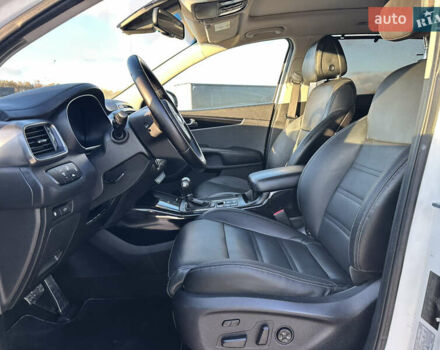 Белый Киа Соренто, объемом двигателя 2.2 л и пробегом 198 тыс. км за 21999 $, фото 27 на Automoto.ua