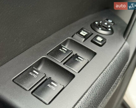 Білий Кіа Соренто, об'ємом двигуна 2.2 л та пробігом 175 тис. км за 16999 $, фото 38 на Automoto.ua