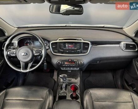 Білий Кіа Соренто, об'ємом двигуна 2 л та пробігом 239 тис. км за 12500 $, фото 27 на Automoto.ua