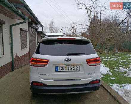 Білий Кіа Соренто, об'ємом двигуна 0 л та пробігом 220 тис. км за 19499 $, фото 5 на Automoto.ua