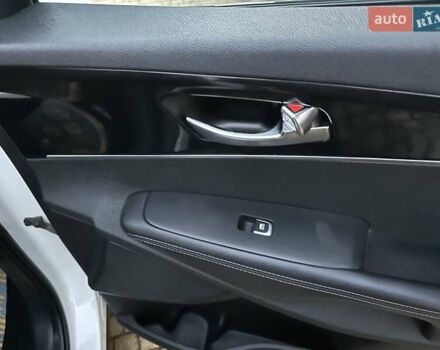 Белый Киа Соренто, объемом двигателя 2.2 л и пробегом 225 тыс. км за 19191 $, фото 159 на Automoto.ua