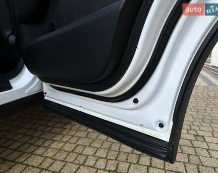 Белый Киа Соренто, объемом двигателя 2.2 л и пробегом 225 тыс. км за 19191 $, фото 142 на Automoto.ua