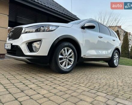 Белый Киа Соренто, объемом двигателя 2.2 л и пробегом 225 тыс. км за 19191 $, фото 2 на Automoto.ua