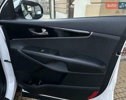 Белый Киа Соренто, объемом двигателя 2.2 л и пробегом 225 тыс. км за 19191 $, фото 158 на Automoto.ua