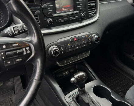 Белый Киа Соренто, объемом двигателя 2.36 л и пробегом 202 тыс. км за 15500 $, фото 24 на Automoto.ua