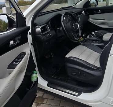 Білий Кіа Соренто, об'ємом двигуна 2.2 л та пробігом 126 тис. км за 23600 $, фото 16 на Automoto.ua