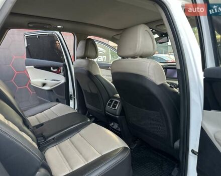 Білий Кіа Соренто, об'ємом двигуна 2.2 л та пробігом 205 тис. км за 22999 $, фото 23 на Automoto.ua