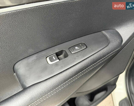 Білий Кіа Соренто, об'ємом двигуна 2 л та пробігом 246 тис. км за 18500 $, фото 10 на Automoto.ua