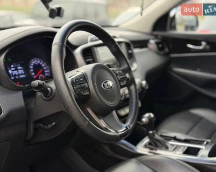 Білий Кіа Соренто, об'ємом двигуна 2 л та пробігом 246 тис. км за 18500 $, фото 7 на Automoto.ua