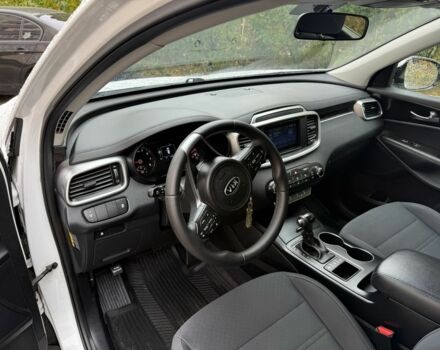 Білий Кіа Соренто, об'ємом двигуна 2.4 л та пробігом 118 тис. км за 16700 $, фото 5 на Automoto.ua