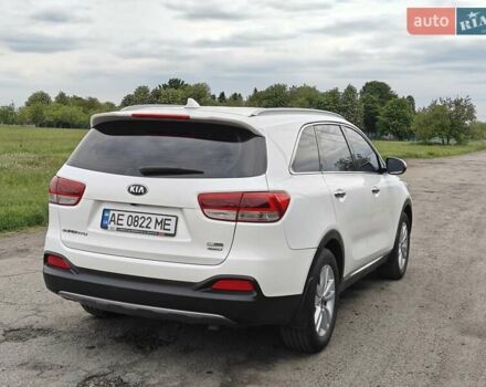 Білий Кіа Соренто, об'ємом двигуна 2.2 л та пробігом 130 тис. км за 25500 $, фото 6 на Automoto.ua