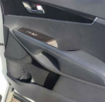 Білий Кіа Соренто, об'ємом двигуна 2.4 л та пробігом 126 тис. км за 17900 $, фото 52 на Automoto.ua