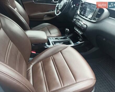 Киа Соренто 2016 в Одессе на Automoto.ua Белый Киа Соренто, объемом двигателя 2 л и пробегом 144 тыс. км за 28500 $, фото 17 на Automoto.ua