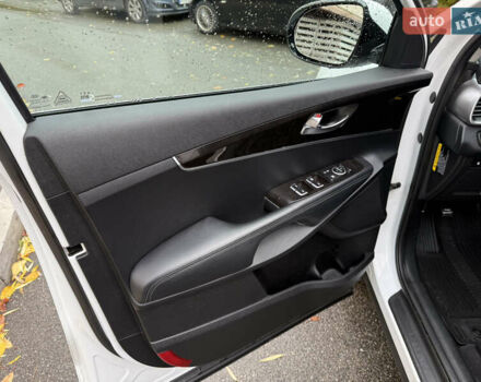 Киа Соренто 2016 в Киеве на Automoto.ua Белый Киа Соренто, объемом двигателя 2.36 л и пробегом 118 тыс. км за 16700 $, фото 10 на Automoto.ua