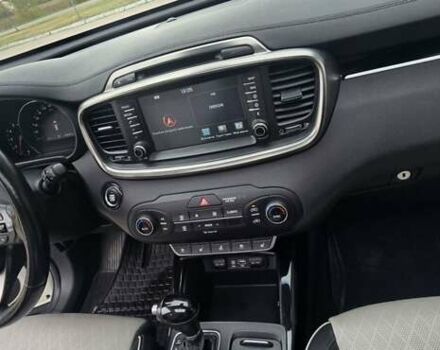 Білий Кіа Соренто, об'ємом двигуна 2.2 л та пробігом 126 тис. км за 23600 $, фото 28 на Automoto.ua