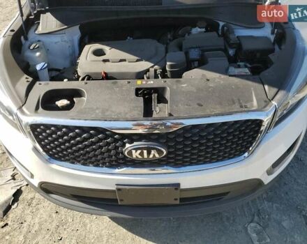 Белый Киа Соренто, объемом двигателя 2.4 л и пробегом 142 тыс. км за 2100 $, фото 11 на Automoto.ua