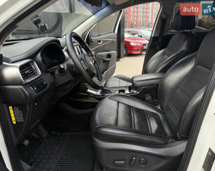 Белый Киа Соренто, объемом двигателя 2 л и пробегом 246 тыс. км за 17300 $, фото 10 на Automoto.ua